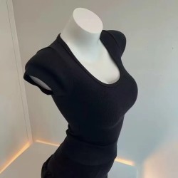 Women Basic Solid Color U Neck Slim Fit T-Shirt